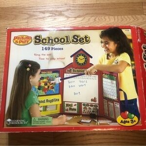 Learning Resources Pretend to Play School Set Map Folding Travel Report Card